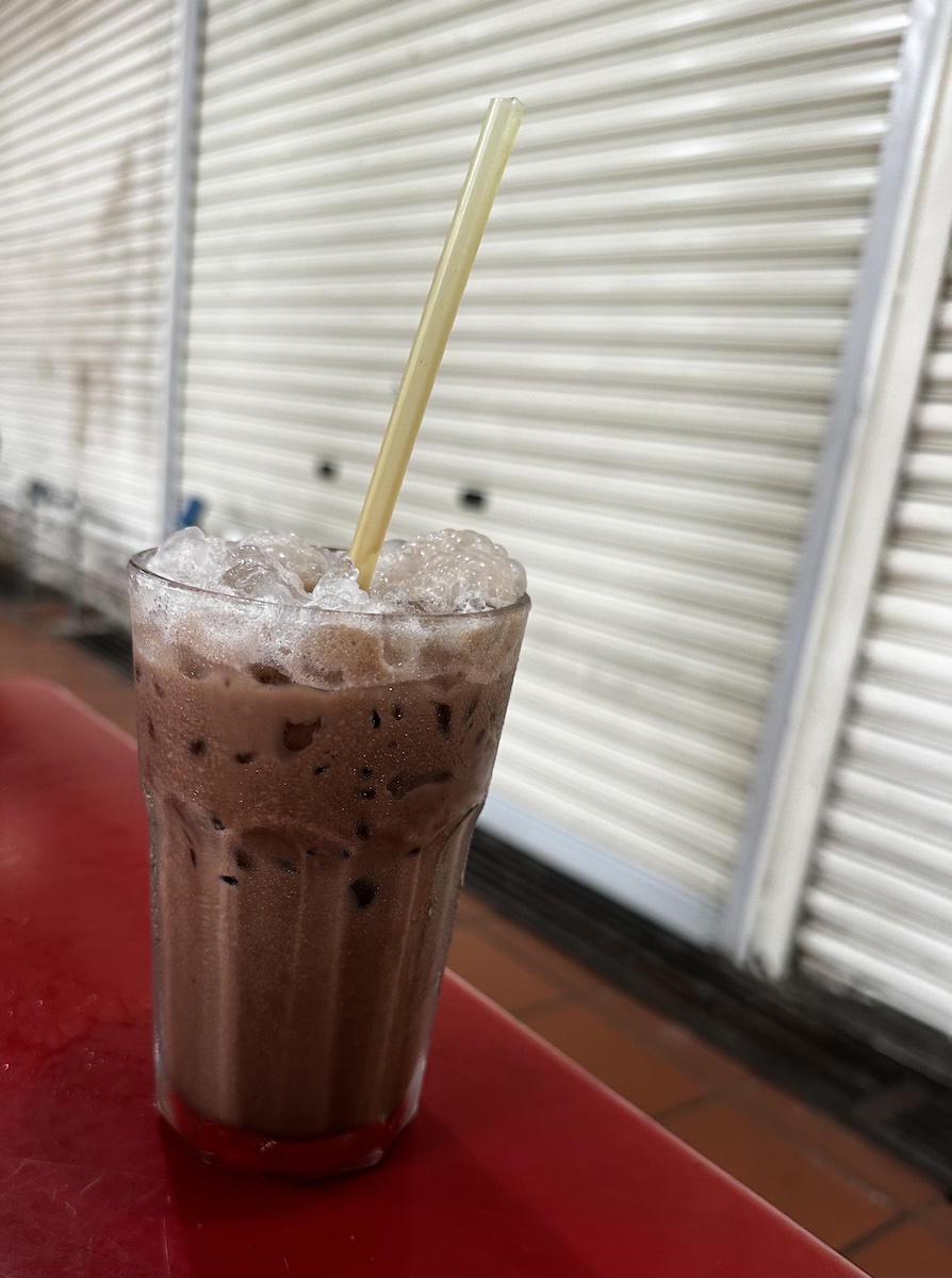 A glass of milo peng